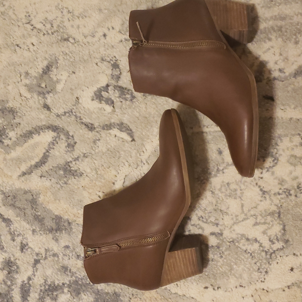 Women's brown leather booties